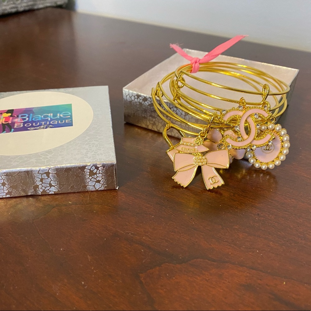 Charm bracelet set